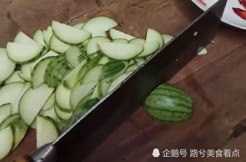 小电锅带你吃瓜,解锁美食与娱乐的双重盛宴