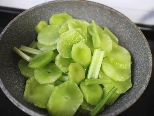 小占瓜炒菜吃的,家常美食，共享温馨时光