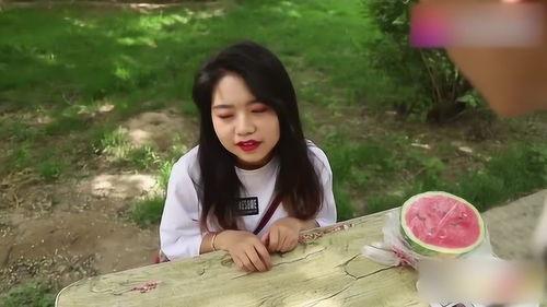 变装吃瓜,揭秘变装吃瓜背后的文化现象