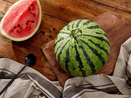 上海多人运动吃瓜,见证全民健身新风尚