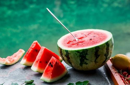 有关吃瓜的图片