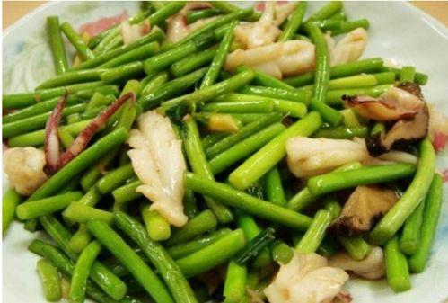 茄瓜和蒜苔能一起吃吗吗,茄瓜与蒜苔的搭配食用探讨