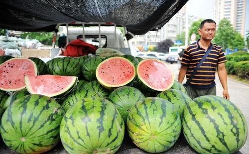 梦见死去的亲人买瓜吃瓜,亲人买瓜吃瓜的温馨瞬间